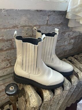 Women’s White Platform Chelsea Booties